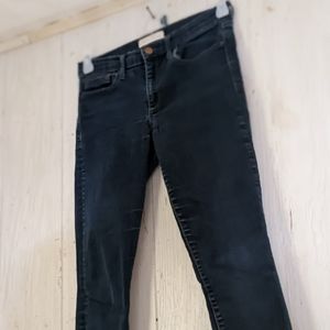 Gap 28R/6R Summer 2017 True Skinny blue jeans. Some wear. See pictures.